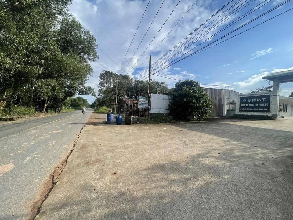 Nhà kho mặt tiền ĐT748, phường Phú An, Bến Cát, 1200m² - Cơ hội đầu tư hấp dẫn!