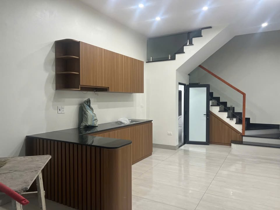 Nhà 4 tầng mặt tiền 9.8m đường Đào Đức Thông, Thanh Hóa - Kinh doanh thuận lợi!