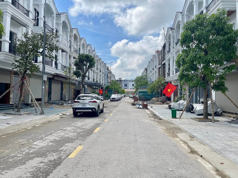 Nhà thô MB ATM3 Đông Hương 80m² giá 4 tỷ - Pháp lý rõ ràng