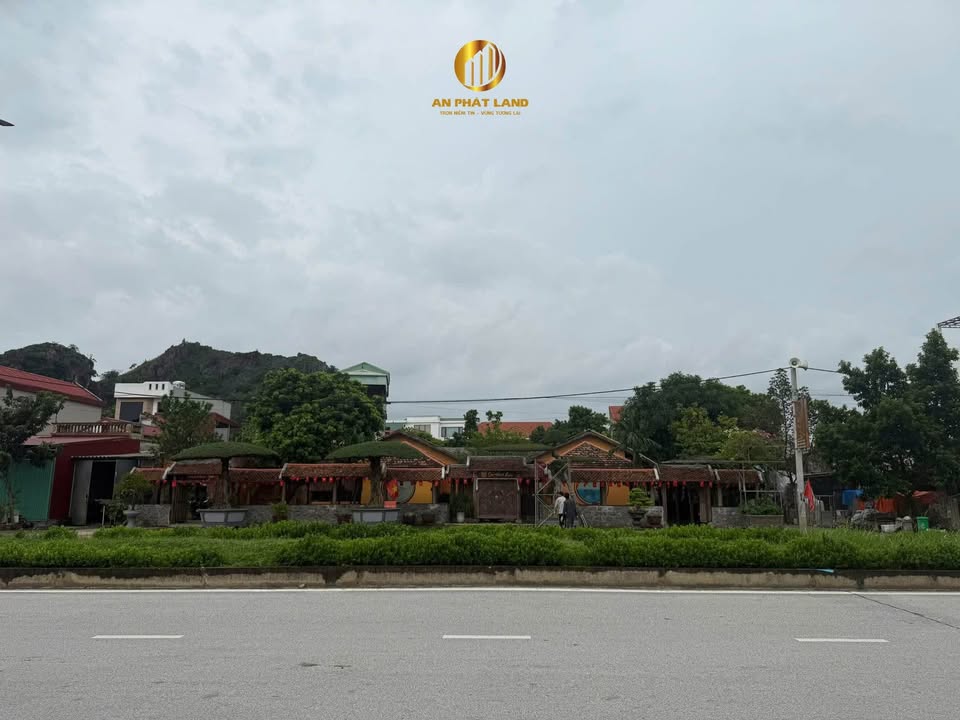 Đất Ninh Khánh 108m² giá 7 tỷ - Gần trường học và ủy ban phường!