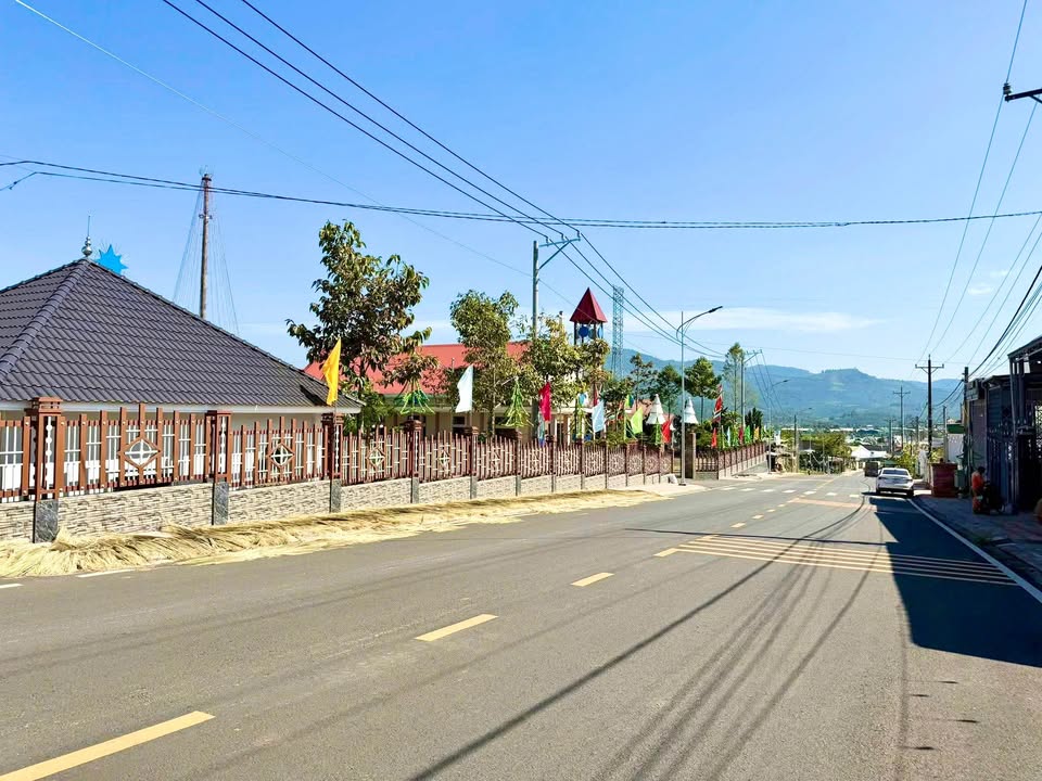 Nhà mặt tiền Ngô Tất Tố, Bảo Lộc 850m² giá 400 triệu - Đất thổ cư 400m² sẵn sàng xây dựng!