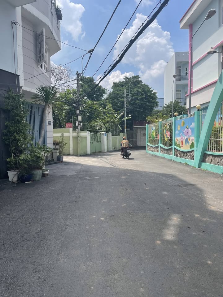 Nhà riêng Nguyễn Văn Đậu, Bình Thạnh 128m² giá 8.5 tỷ - Hẻm xe tải 10m, thuận tiện di chuyển!