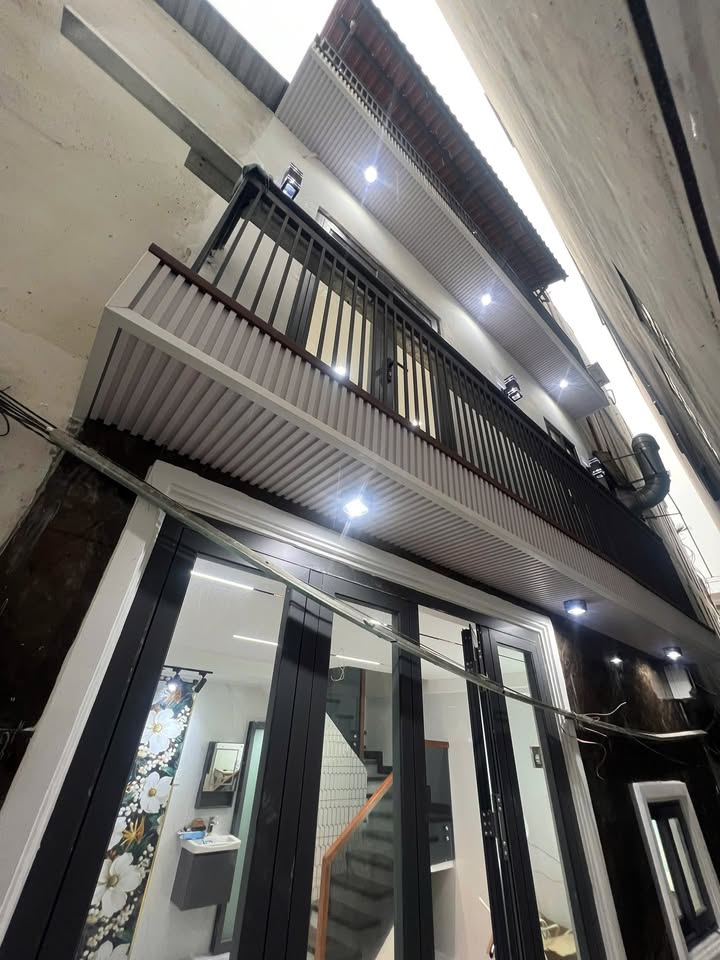 Nhà mới 2 lầu đường Phạm Văn Chí Quận 6 25m² giá 3.68 tỷ - Sẵn sàng vào ở ngay!