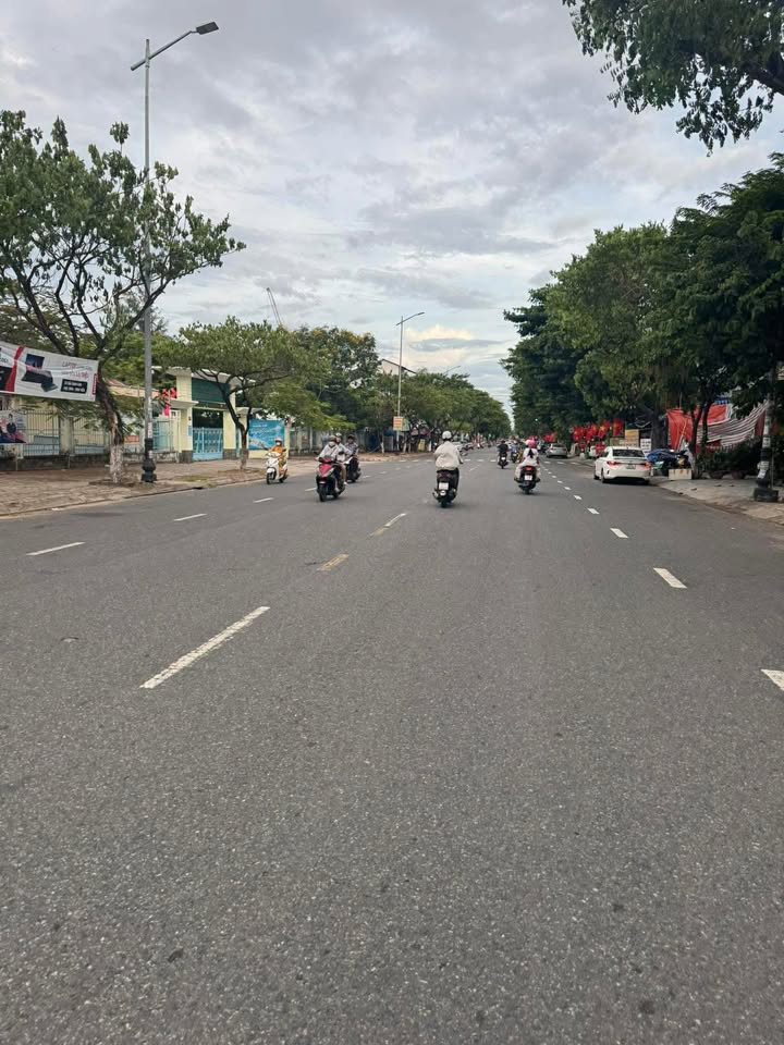 Nhà cho thuê mặt tiền Kinh Dương Vương, Hòa Minh 100m² - Giá chỉ 8 triệu/tháng!