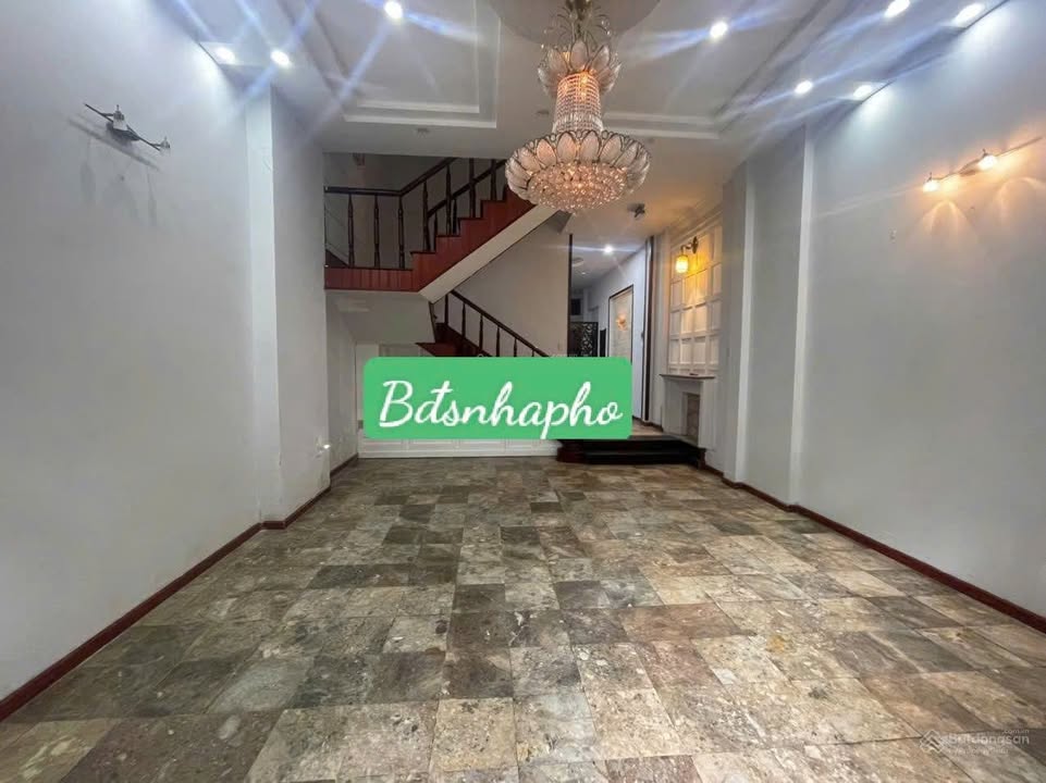 Cho thuê nhà nguyên căn 3 tầng Nguyễn Hữu Thọ, Hải Châu - Diện tích 100m², thuận tiện kinh doanh!