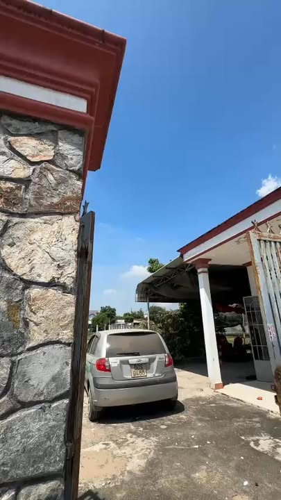 Nhà cho thuê phường Long Hương 2 phòng ngủ giá chỉ 2,5 triệu - Sân rộng thoáng mát!