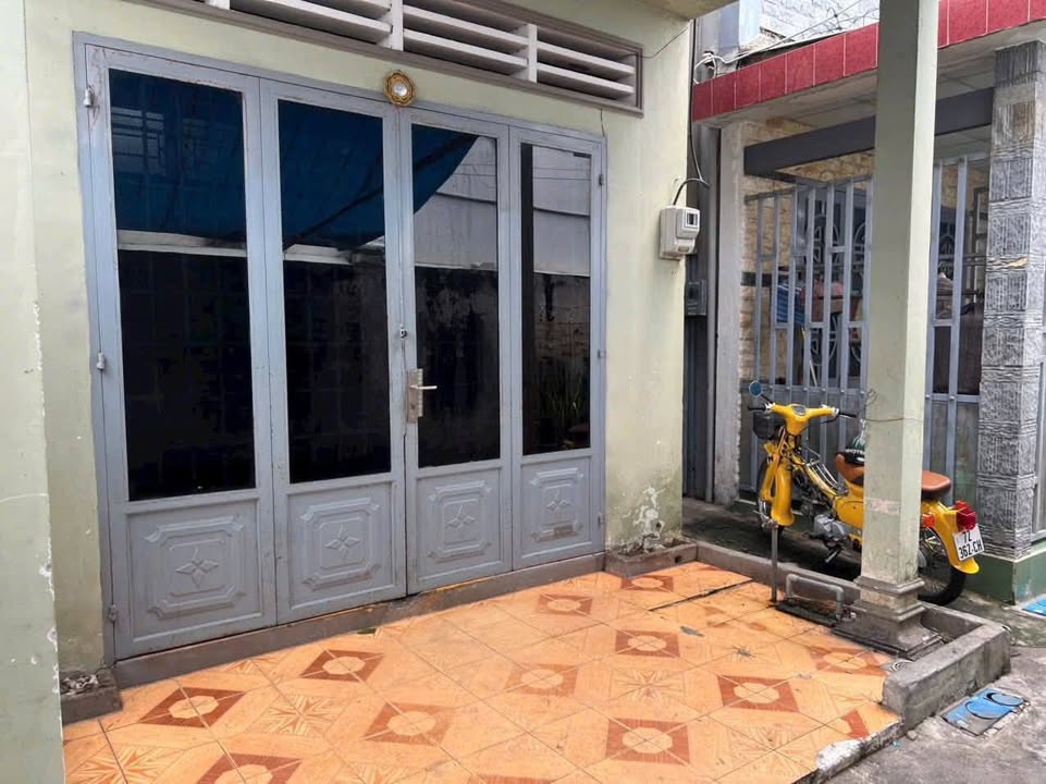 Nhà hẻm đường Cách Mạng Tháng 8, Bà Rịa 58.8m² giá 1.5 tỷ - Thiết kế tiện nghi, gần trung tâm