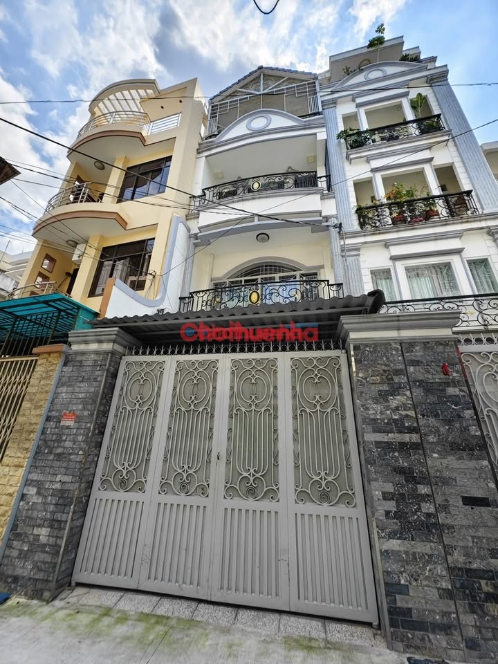 Nhà cho thuê hẻm xe hơi Võ Văn Tần, Quận 3 - 5 phòng ngủ, giá 28 triệu/tháng