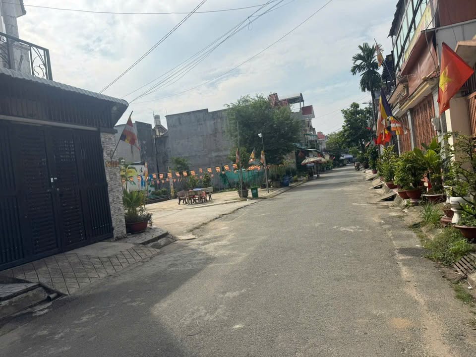 Đất nền Hóc Môn 81m² giá 3.3 tỷ - Lô gốc 2 mặt tiền, xây dựng thoải mái!