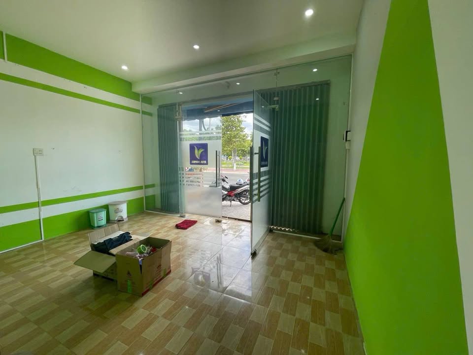 Nhà cấp 4 cho thuê mặt tiền Trương Hán Siêu, 100m² giá 13 triệu - Kinh doanh sầm uất!