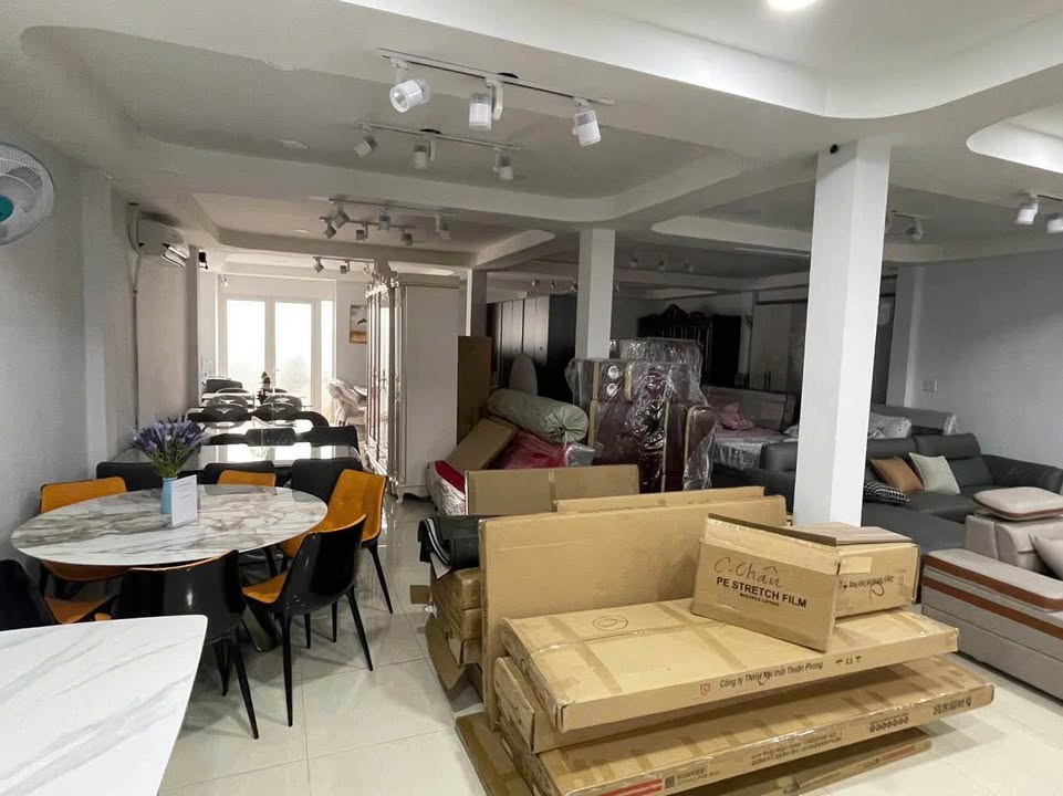 Nhà mặt tiền Trần Hưng Đạo, Phan Thiết 267m² giá 1x tỷ - Cơ hội kinh doanh tuyệt vời!