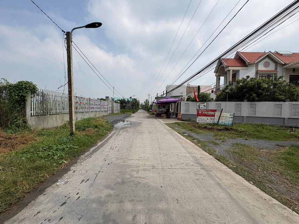 Đất nền Bến Lức 150m² giá 2.2 tỷ - Đường thông tứ hướng, SHR chính chủ!