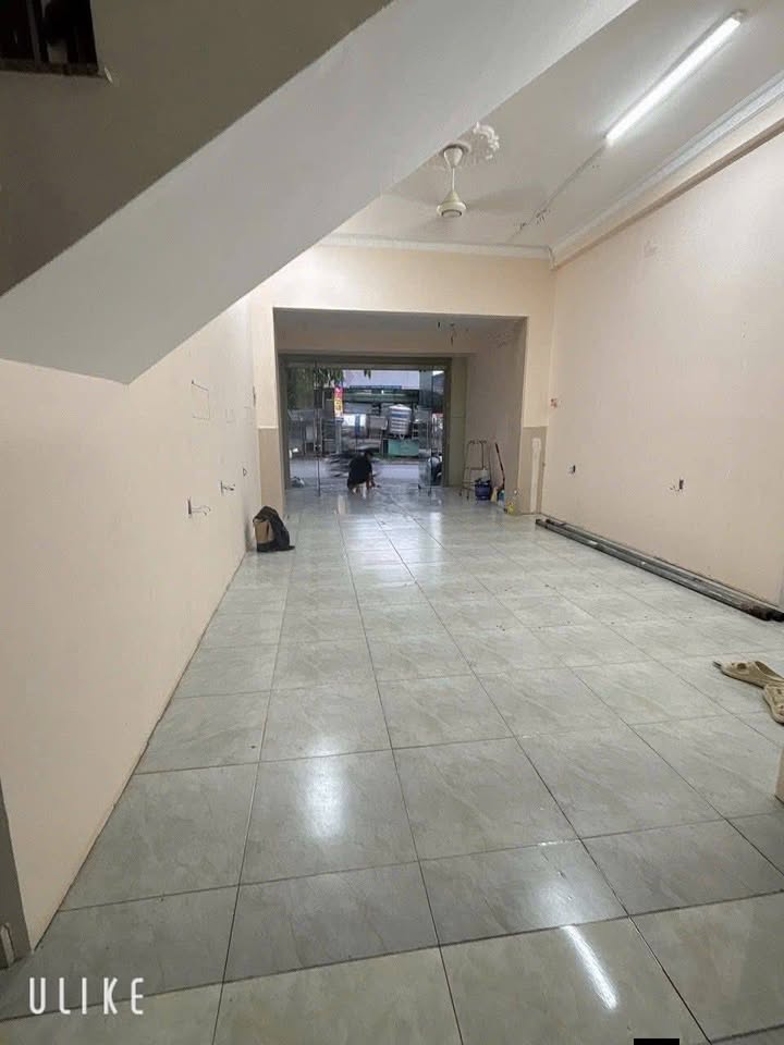 Nhà mặt tiền Nguyễn Tri Phương, Dĩ An 100m² - Kinh doanh thuận lợi!