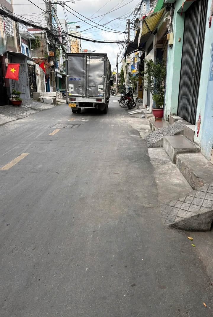 Nhà mặt tiền Lò Siêu, Q11, 26m² giá 7.5 tỷ - Đầu tư sinh lời tuyệt vời!