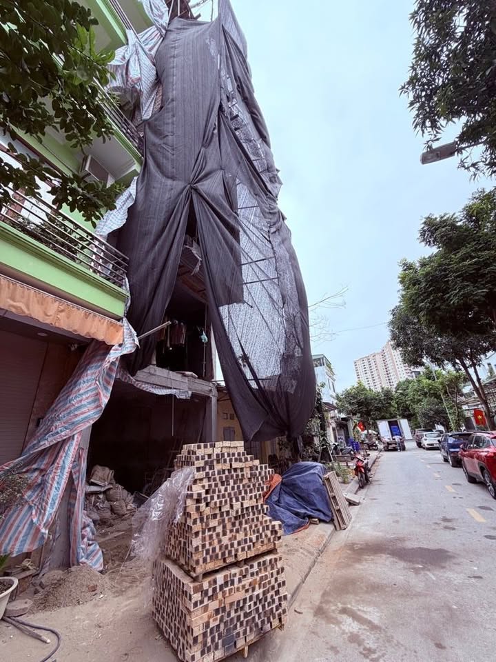 Nhà 7 tầng Thạch Bàn 55m² giá thỏa thuận - Khu VIP an ninh tốt