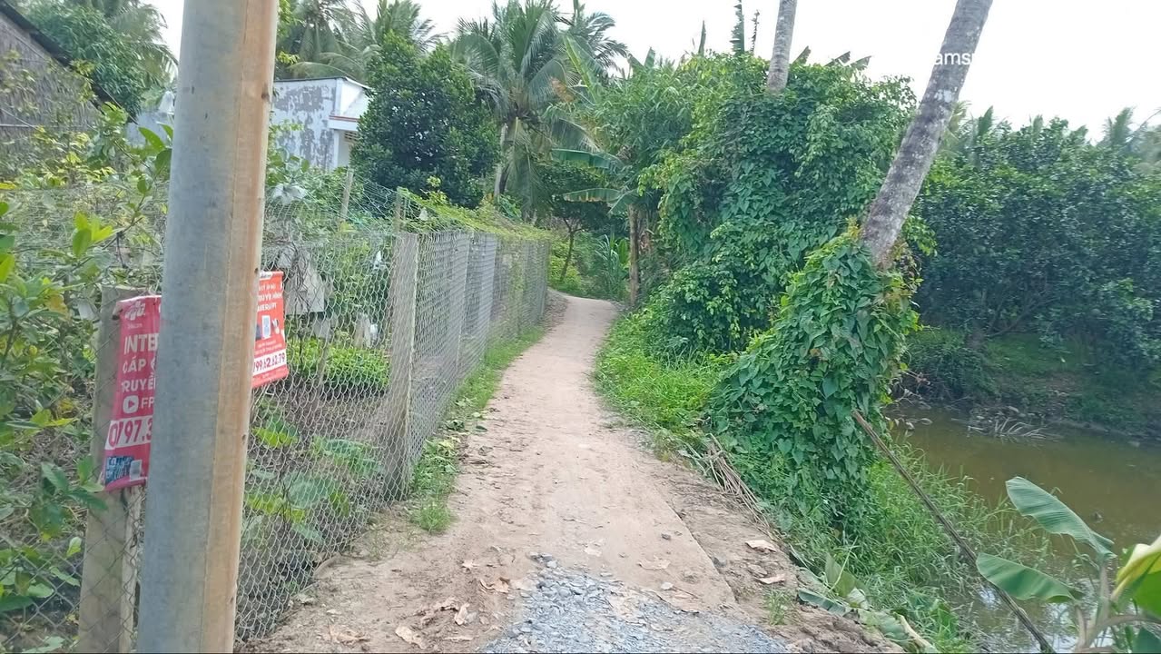 Đất nền Trung Thành Đông Vũng Liêm 340m² giá chỉ 230 triệu - Sổ đỏ chính chủ sẵn sàng giao dịch!