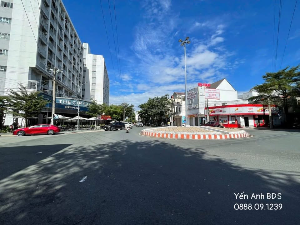 Nhà cấp 4 Thủ Dầu Một 194m² giá 6.7 tỷ - Sẵn sàng vào ở gần Đại Học Thủ Dầu Một!