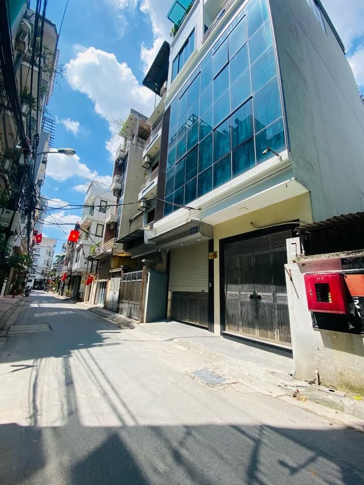 Nhà phân lô quận Ba Đình 73m² giá 20 tỷ - Ô tô đỗ ngày đêm, thang máy tiện nghi!