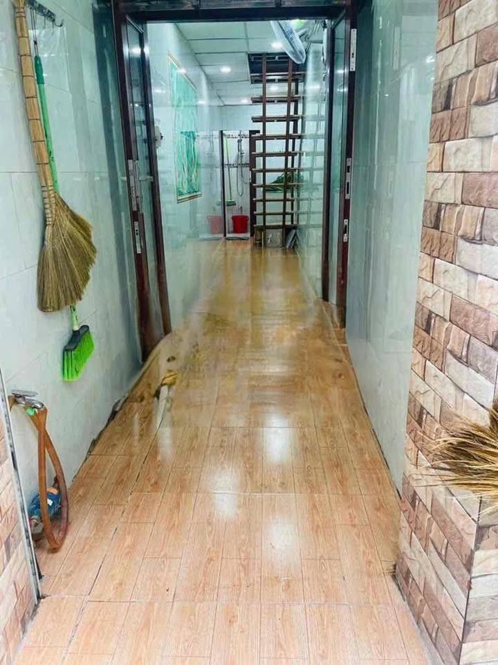 Nhà cho thuê nguyên căn Huỳnh Văn Bánh, Phú Nhuận 3 tầng - Giá 7 triệu/tháng