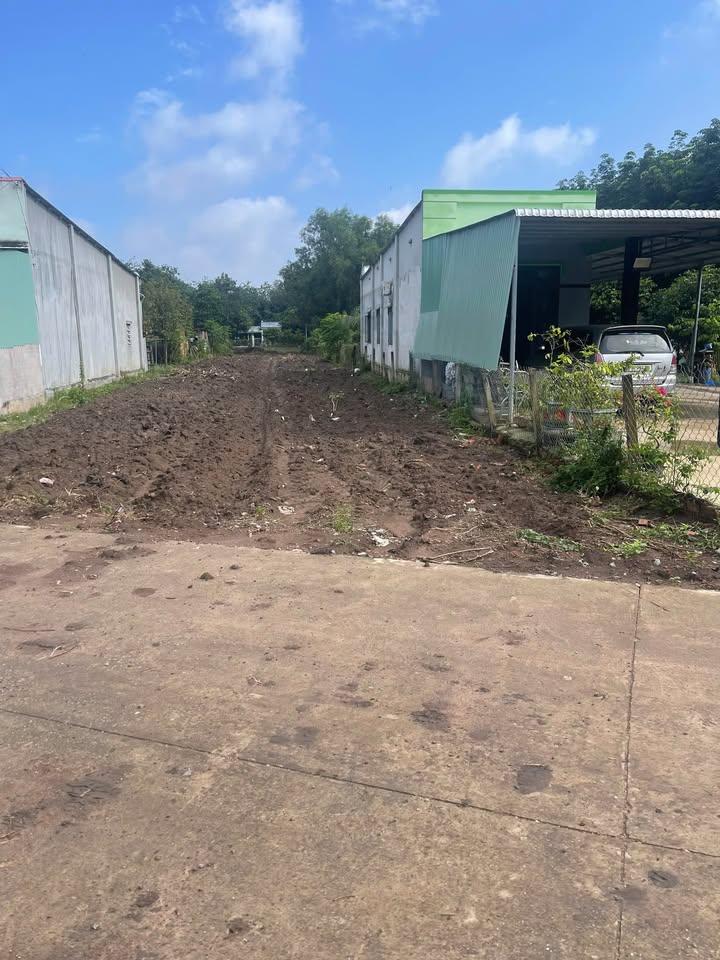 Đất Bê Tông ấp 30/4 An Linh 700m² giá 1.15 tỷ - Vị trí trung tâm gần trường và chợ!