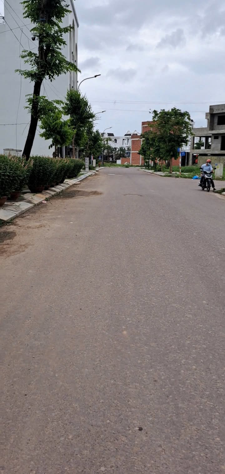 Bán đất Nguyễn Văn Cừ, An Nhơn 100m² giá 2 tỷ - Khu dân cư sầm uất, tiện ích đầy đủ!