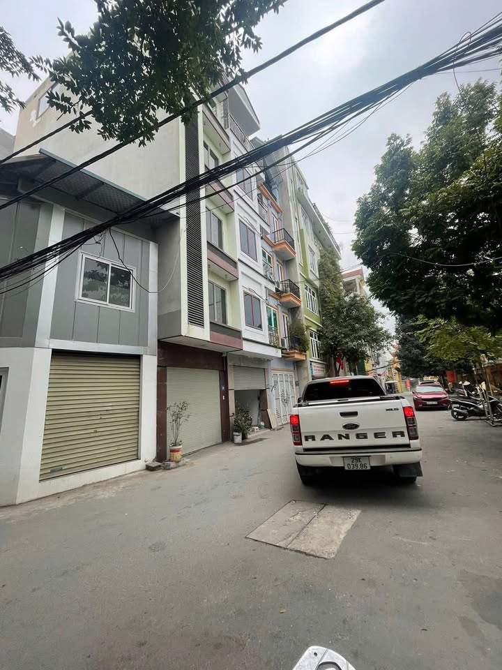 Nhà riêng Kim Giang 43m² giá 9.6 tỷ - Thiết kế hiện đại, ô tô tránh thoải mái!