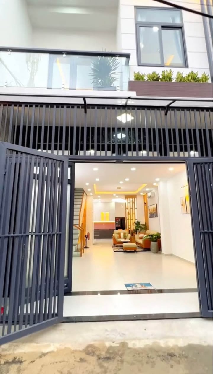 Nhà 1 trệt 1 lầu tại đường Hưng Nhơn, Tân Kiên 100m² - Thiết kế hiện đại, an ninh tốt!