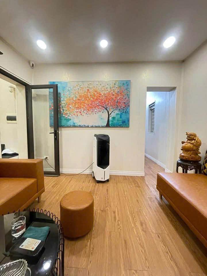 Căn hộ Tập thể Tân Mai Hoàng Mai 40m² giá 3 tỷ - Full nội thất, sẵn sàng vào ở!