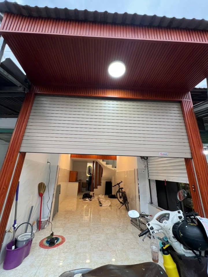 Nhà phố Hóc Môn 31.5m² giá 1.95 tỷ - Mặt tiền đẹp, kinh doanh sầm uất!