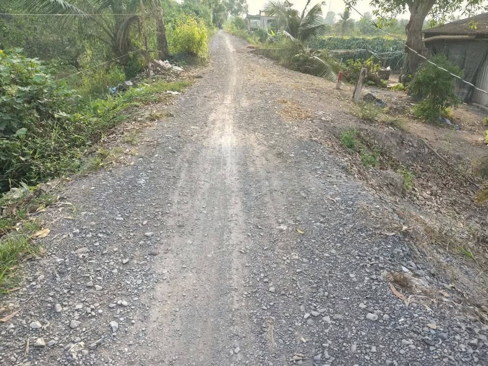 Đất vườn mặt tiền kênh Rạch Cá Ngựa 1000m² giá 720 triệu - Cơ hội đầu tư tuyệt vời!