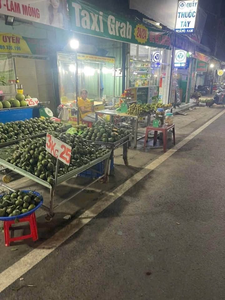 Nhà mặt tiền kinh doanh tại chợ Hoàng Gia, Tân Định, 135m² - Đầu tư sinh lời ngay!