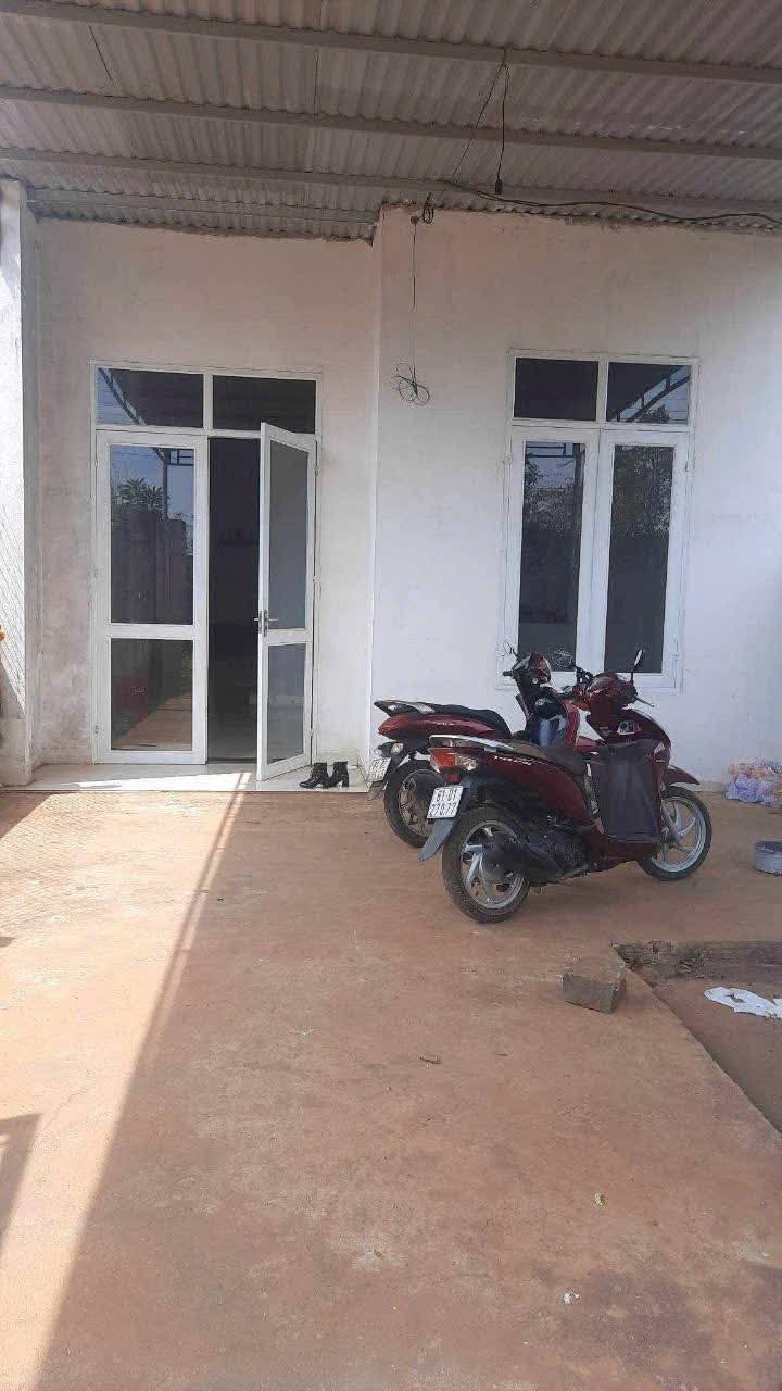 Nhà nguyên căn phường Thắng Lợi, Pleiku 2PN sân ô tô - Giá chỉ 1.8 triệu/tháng!