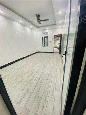 Căn hộ tầng 1 Ngõ 20 Ngọc Khánh, Ba Đình 130m² giá 18 triệu - Phù hợp cho văn phòng và nhà ở!