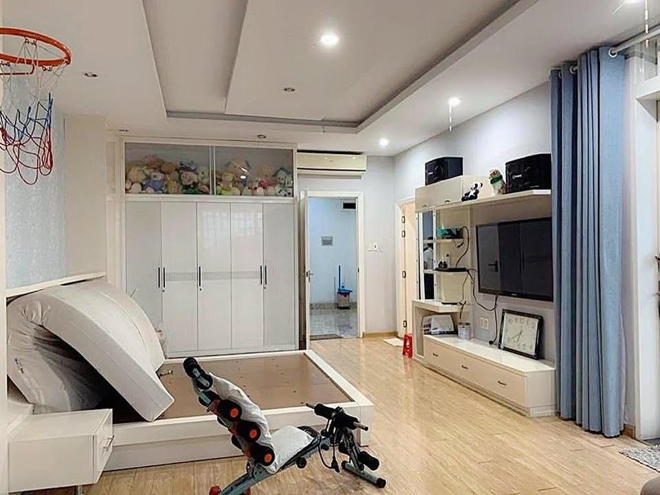 Nhà phố Đinh Tiên Hoàng, Bình Thạnh 78m² giá 9.9 tỷ - Sổ riêng, hẻm xe hơi thông thoáng!