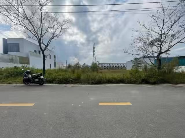 FrontHouse KĐT Nam Đông Hà 168m² giá 2 tỷ - Cơ hội vàng cho kinh doanh cafe!