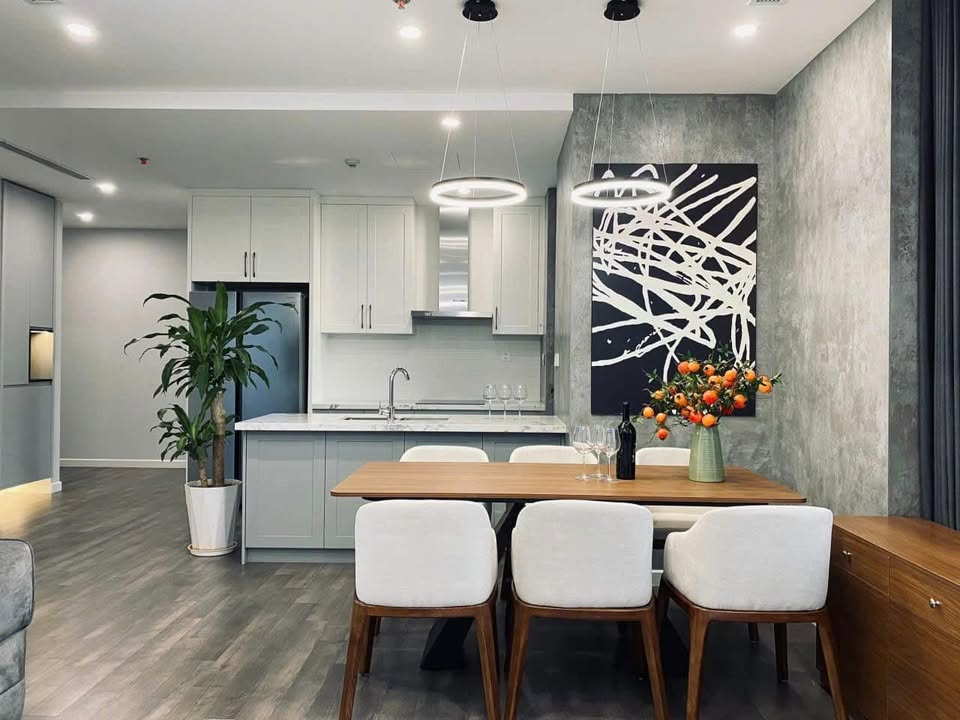 Căn hộ 5 phòng ngủ tại Hoàng Đạo Thúy 275m² giá 35 triệu - Full nội thất cao cấp sẵn sàng vào ở!