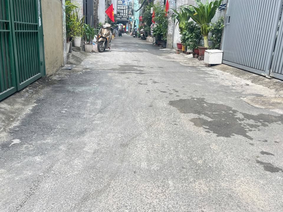 Nhà nguyên căn Lê Trọng Tấn, Tân Phú 4.3x10m - Cho thuê giá 12.5 triệu/tháng