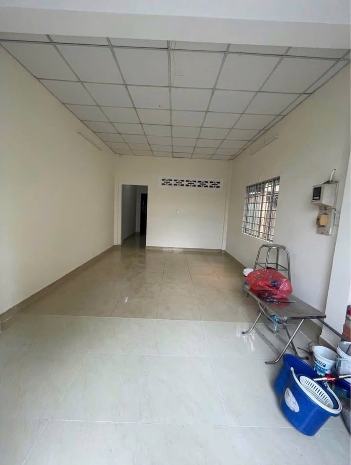 Nhà mặt tiền kinh doanh đường Nguyễn Hữu Tiến, quận Tân Phú, 55m² - Giá thuê chỉ 10 triệu!