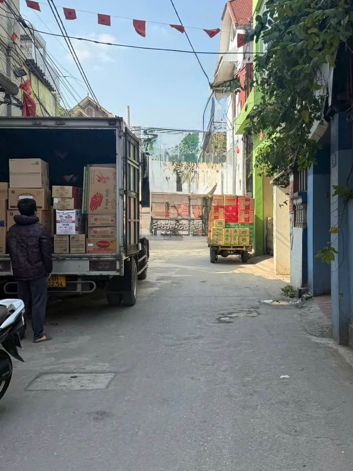 Nhà cấp 4 La Phù Hoài Đức 56m² giá 8.9 tỷ - Lô góc 3 mặt thoáng, vị trí đắc địa!