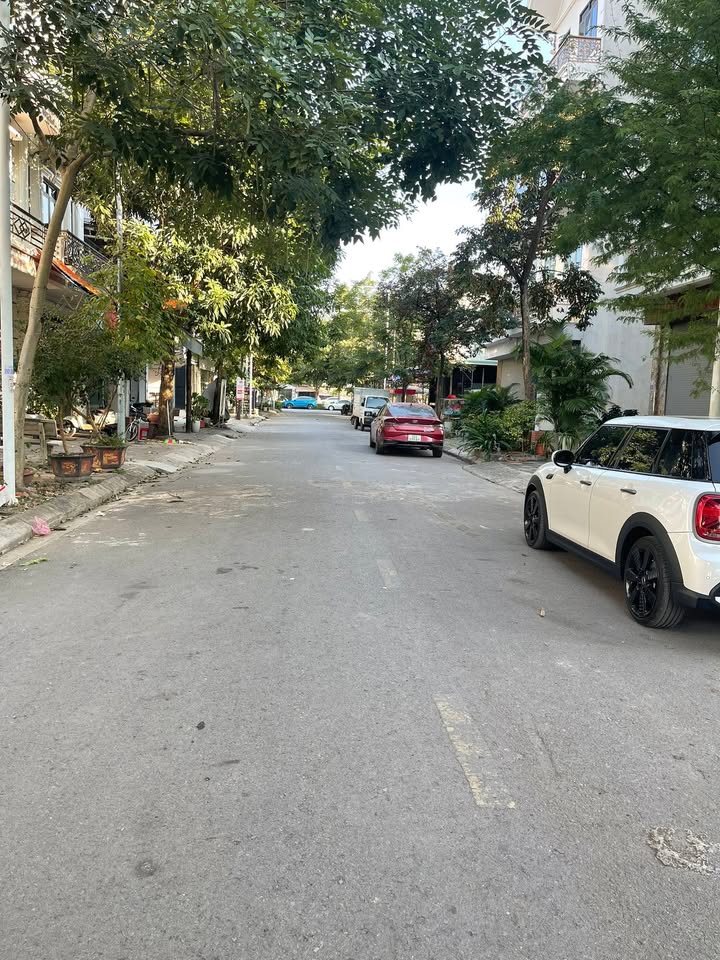 Nhà 5 tầng tại Lạng Giang 80m² giá 4 tỷ - Kinh doanh sầm uất ngay trung tâm!