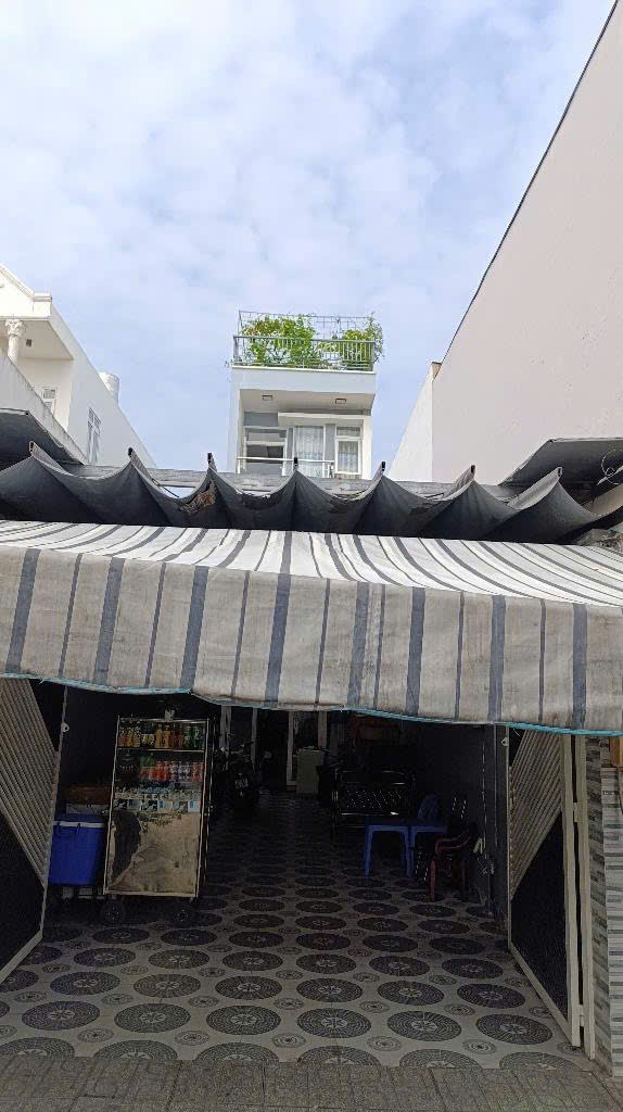 Nhà mặt tiền Lê Văn Lương, 120m² giá 10 tỷ - Bán gấp, giảm hơn 1 tỷ!