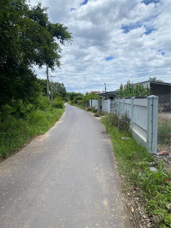 Đất thổ cư 630m² Thôn Tân Dân, Vạn Thắng - Giá chỉ 2.41 tỷ VND, vị trí đắc địa!