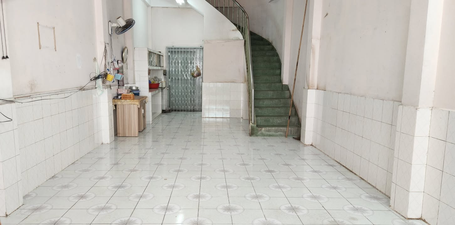 Nhà mặt tiền cho thuê đường Chu Văn An - 85m² - Kinh doanh sầm uất ngay chợ Long Xuyên!