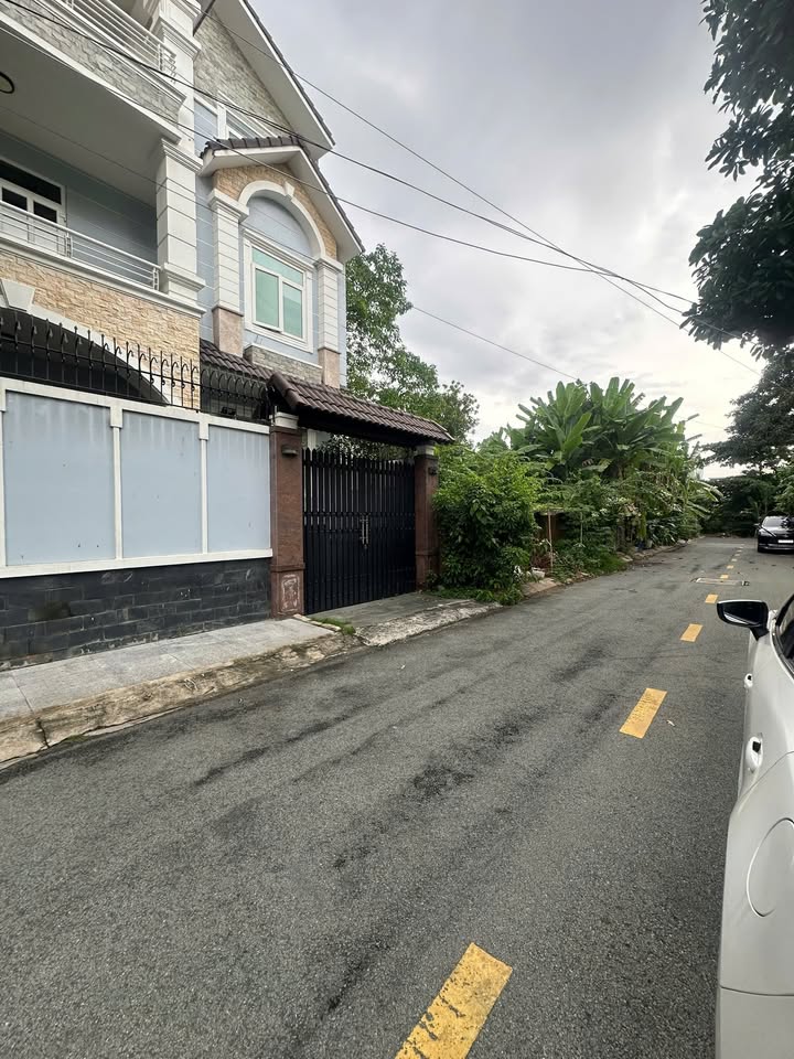 Đất nền mặt tiền đường Nguyễn Hoàng, An Phú, Q2 - Diện tích 140m², giá thương lượng hấp dẫn!