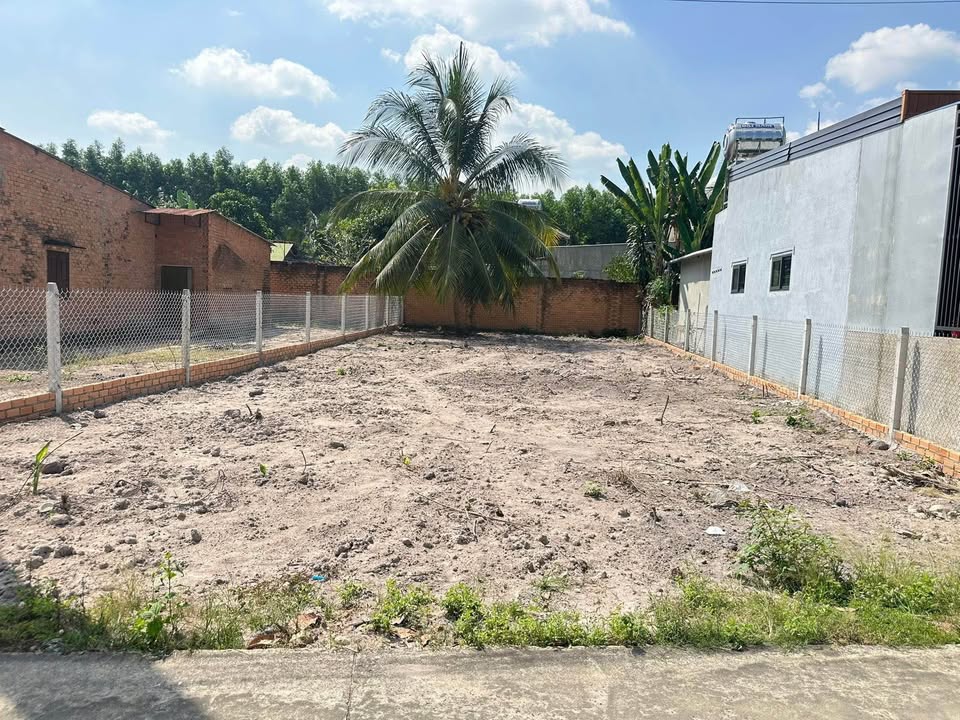 Đất thổ cư Phú Hoà Nhơn Trạch 270m² giá 1 tỷ - Khu dân cư sầm uất!