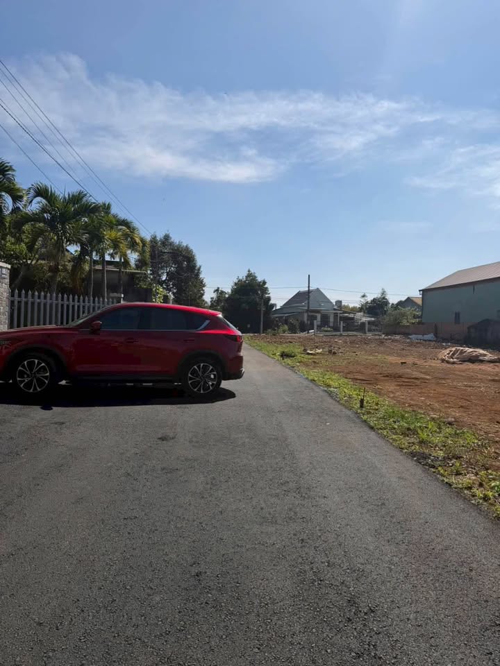 Đất hẻm Nguyễn Du Bảo Lộc 230m² giá 1.8 tỷ - Vị trí trung tâm, thuận tiện!