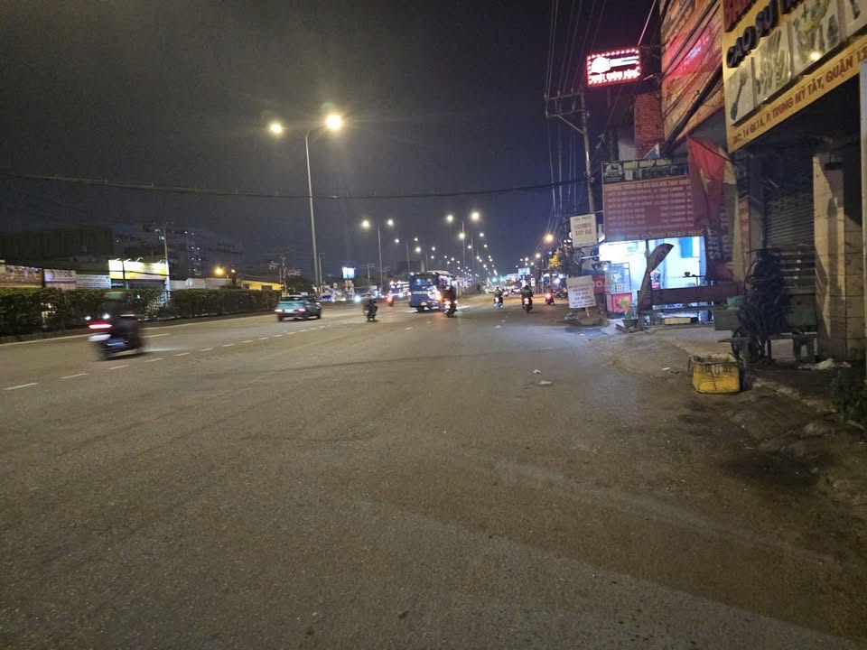 Bán gấp FrontHouse mặt tiền QL1, quận 12, 162m² chỉ 9 tỷ - Kinh doanh đỉnh cao!