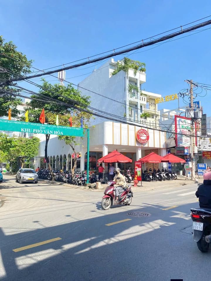 Bán nhà mặt tiền Phan Huy Ích, Tân Bình, 140m² giá 42 tỷ - Đầu tư sinh lời ngay!