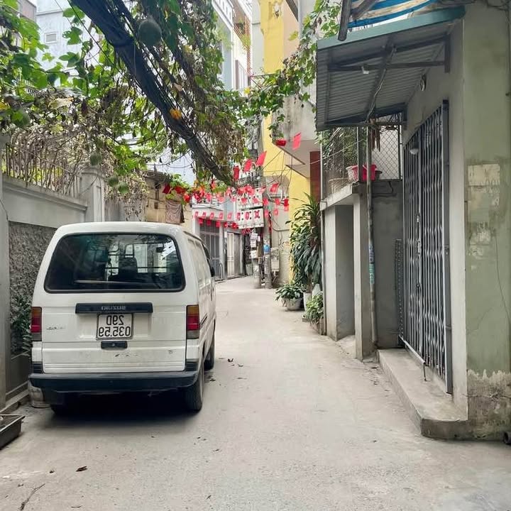 Nhà riêng Cổ Nhuế 32m² giá 7.7 tỷ - Bán gấp, ngõ nông gần ô tô!