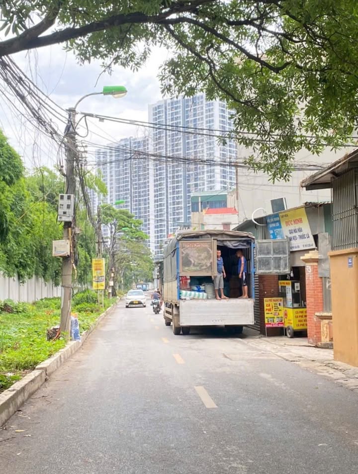 Nhà đẹp Tây Mỗ, Nam Từ Liêm 42m² giá 13 tỷ - Kinh doanh sầm uất, đầy đủ nội thất!